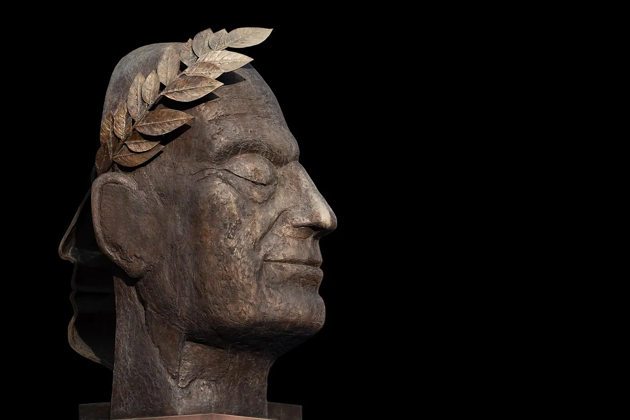 sculpture, julius caesar, statue, art, ancient, old, portrait, sightseeing, historical, story, emperor, roman empire, empire, rome, figure, artwork, isolated, bronze sculpture, kai. Historical figures by country compared: coverage and gaps